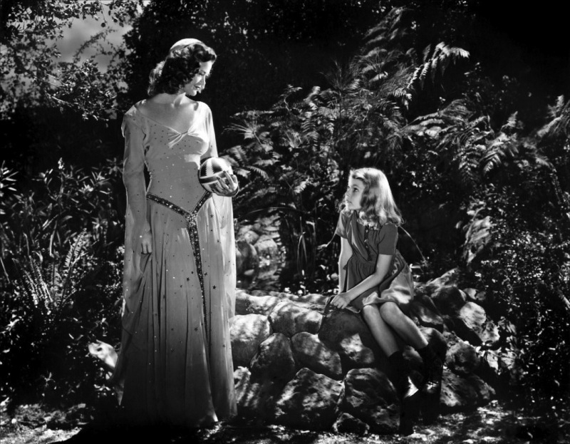 Simone Simon in her cameo role, with the movie’s young star, Ann Carter
