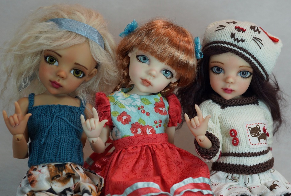 Bo Bergemann’s Alice dolls say “I love you” in American Sign Language (ASL)
