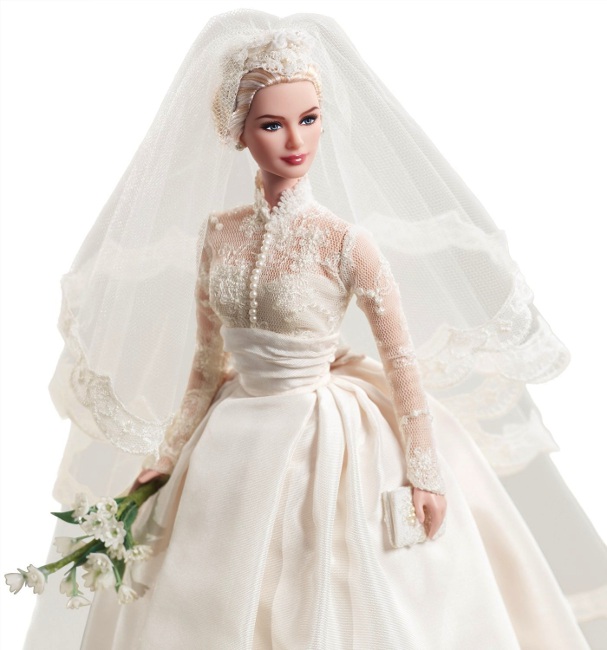 Grace Kelly’s bridal ensemble. Photo courtesy of Mattel