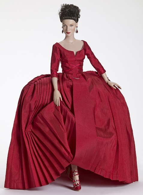 Claire Fraser showing off her leg and shoes in the Red Dress.