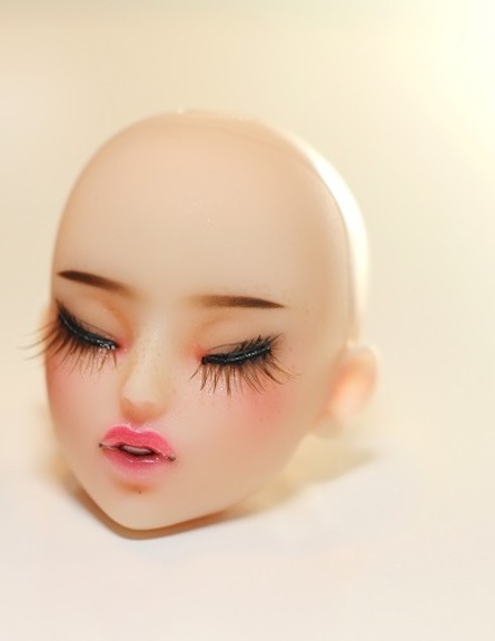 Kadira Closed Eye Pale Painted Head