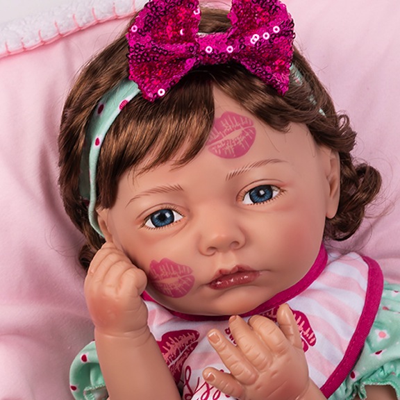 Close-up of Paradise Galleries' Sweet Kisses