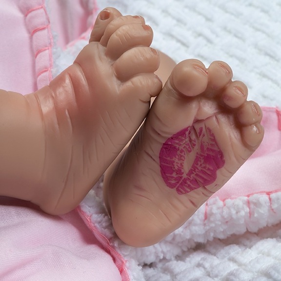 Paradise Galleries Sweet Kisses left feet